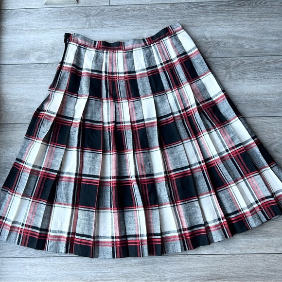 Plaid Midi Skirt in Red and Black - Picture 11 of 15